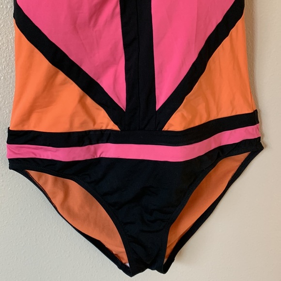 Kenneth Cole Swimsuit - Picture 4 of 13